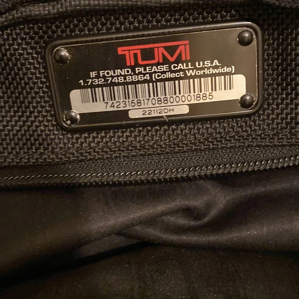 Tumi Alpha Slim Expandable Messenger Bag Black Ballistic Nylon Flip Over 22177DH